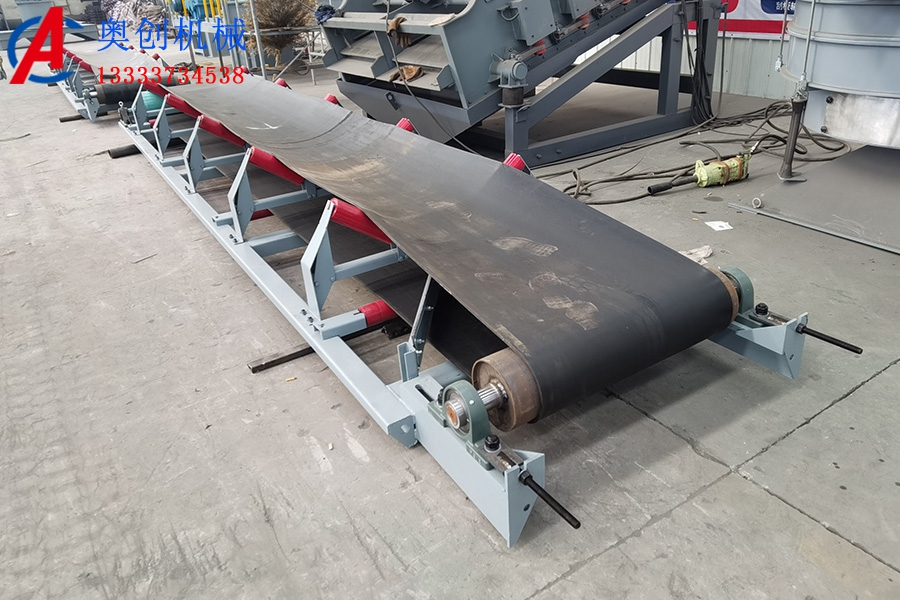 膠帶帶式輸送機(jī)